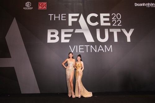 Siêu mẫu Võ Hoàng Yến xuất hiện đồng hành cùng bà Amanda Nguyễn Ngọc trong sự kiện The Face Beauty 2022