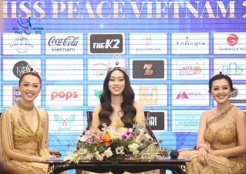 TOP 3 Miss Peace Vietnam 2022 tỏa sáng tại lễ ra mắt tại TP.Hồ Chí Minh
