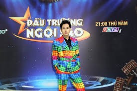 Nguyên Vũ phủ nhận là “đại gia ngầm” của showbiz: “Đại gia có trăm ngàn tỉ, tôi chỉ đủ ăn, đủ sống”