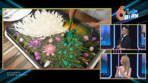 [Clip]Liz Kim Cương “sởn gai ốc” với bức tranh vẽ bằng… thạch rau câu