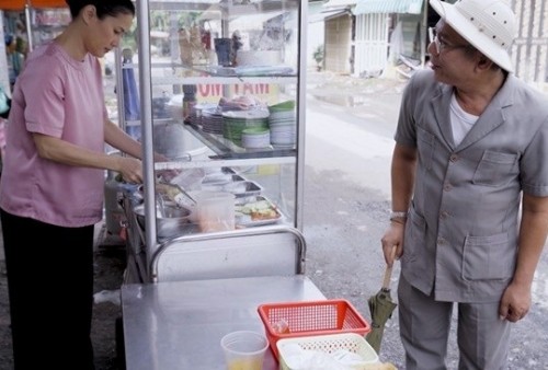 [Clip]Bác Ba Phi Trung Dân xin lỗi rối rít vì 