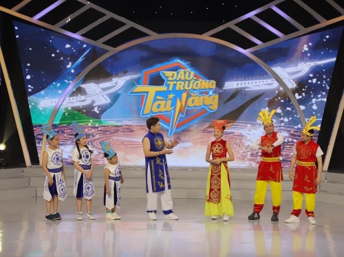 [Clip]“Chí Phèo” Bùi Công Nam trở thành “thánh ra dẻ” khi đối đầu với các tài năng tí hon