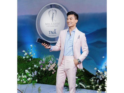 Hiếu Nguyễn: Tôi học làm MC từ những người giỏi nhất trước khi giữ vai trò host tại Miss Earth Vietnam 2023 