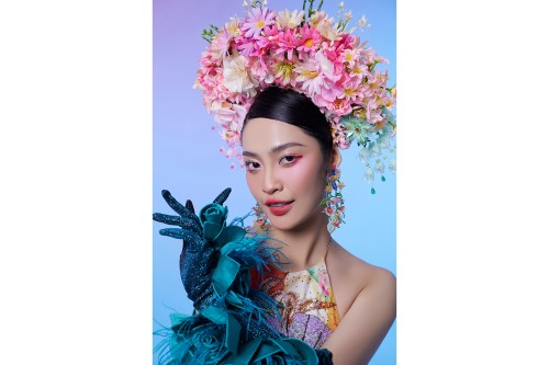 Hoa hậu Nông Thúy Hằng khoe nhan sắc rực rỡ trong bộ ảnh lấy cảm hứng từ Truyện Kiều