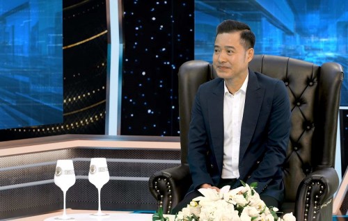 [Clip]Cựu danh thủ Hồng Sơn ủng hộ huấn luyện viên ngoại quốc dẫn dắt đội tuyển bóng đá Việt Nam
