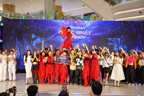 Nhóm CLICK – K DANCE CREW Trường Đại học Hutech TP.HCM đăng quang Liên hoan bước nhảy Metashow 2024