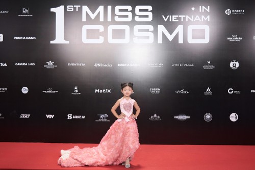 3 LẦN XUẤT HIỆN TRÊN SÀN DIỄN THUỘC KHUÔN KHỔ MISS COSMO 2024, MẪU NHÍ 5 TUỔI LÊ NGỌC NHƯ Ý TRỞ THÀNH “HOT KID” MỚI CỦA SHOWBIZ VIỆT