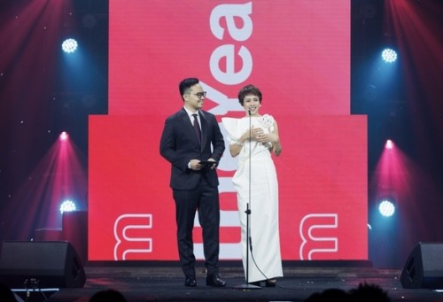 Thuý Hiền rạng rỡ đi trao giải thưởng TikTok Awards Việt Nam 2024