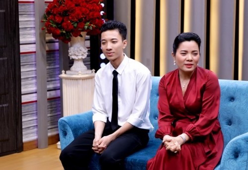 [Clip]Mảnh Ghép Hoàn Hảo: Một mình nuôi ba con ăn học, mẹ được con ủng hộ “đi bước nữa”