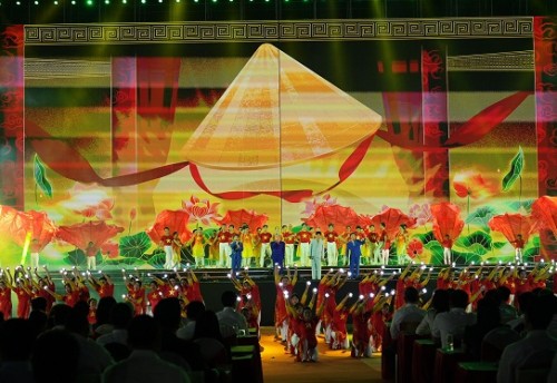 Dàn Anh Trai “Say Hi” tự hào hát Khát Vọng Là Người Việt tại Chương trình Nghệ thuật đặc biệt “Mùa Xuân Thống Nhất”