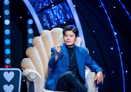 [Clip]Nhạc sĩ Nguyễn Văn Chung: “Có hai thứ quan trọng nhất đối với tôi là gia đình và công việc”