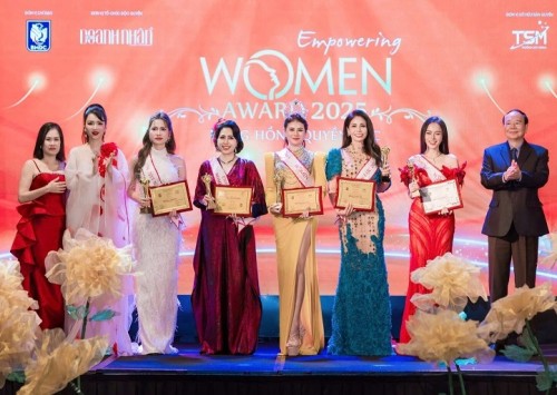 Nhiều doanh nhân, người đẹp được Tôn vinh Bông hồng quyền lực