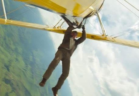 [Clip]Tom Cruise bị gió đánh bật khỏi cánh máy bay, treo mình giữa tầng mây trong NHIỆM VỤ: BẤT KHẢ THI - NGHIỆP BÁO CUỐI CÙNG