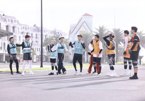 [Clip]NGÔ KIẾN HUY – CRIS PHAN “QUAY XE” CỰC GẮT KHI GIA NHẬP TEAM MỚI