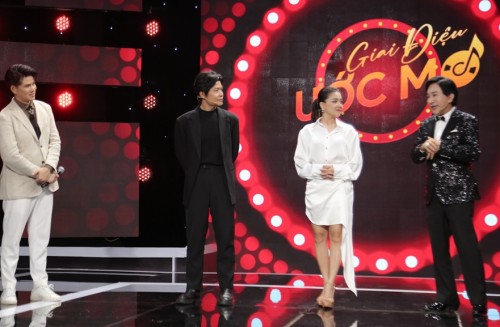 Ca sĩ Thanh Ngọc bất ngờ với sự “già đi” của ông chủ đoàn lô tô Hữu Ngọc trên sân khấu