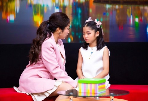 [Clip]Đằng sau thói quen bóc da tay của Tuệ Lâm là cả một tuổi thơ chất đầy áp lực