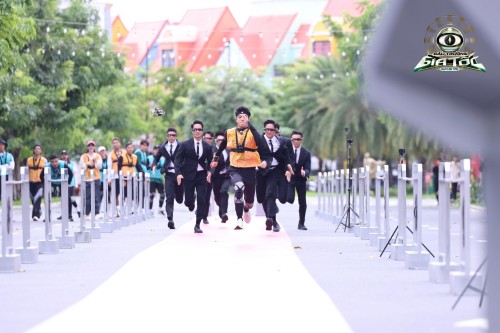 [Clip]CRIS PHAN - NGÔ KIẾN HUY HỢP SỨC PHÁ VÒNG VÂY THỢ SĂN