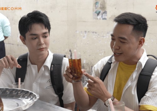[Clip]Tuấn Kiệt dẫn Bỏng Ngô Mario thưởng thức sữa ngũ vị tại chợ Thiếc