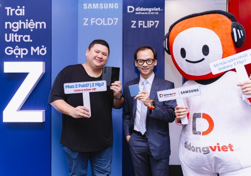 Hàng trăm khách hàng check-in sớm tại Di Động Việt trong ngày mở bán sớm Galaxy Z Fold7 | Z Flip7 