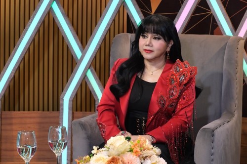 [Clip]Danh ca Ngọc Ánh giải thích lý do phải chạy sô xa con gái: “Mẹ tồn tại thì con mới tồn tại”