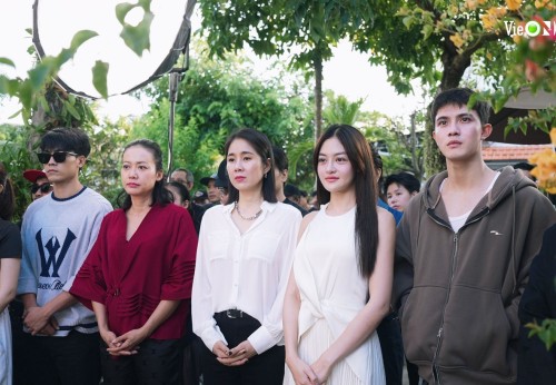 Khai máy phim ngôn tình ‘Vì Mẹ Anh Phán Chia Tay’ quy tụ dàn sao khủng