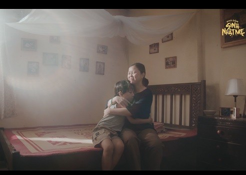[Clip]UYÊN LINH HÁT NHẠC PHIM PHÁ ĐÁM: SINH NHẬT MẸ