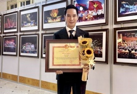 Đạo diễn Lý Hải nhận bằng khen tại Lễ kỷ niệm 80 năm Ngày truyền thống Ngành Văn hóa