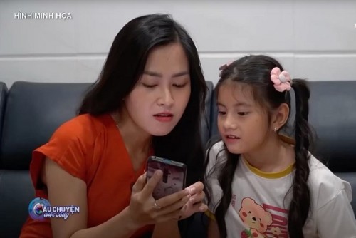 Câu Chuyện Cuộc Sống: Cùng con ứng dụng AI trong học tập