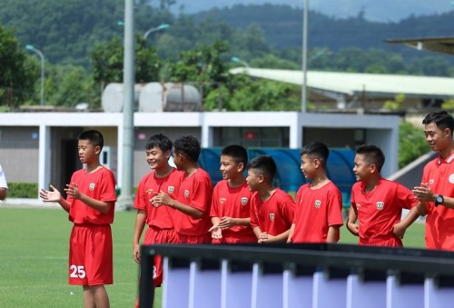 Tập 2 Cầu thủ nhí 2025: Top 15 thi đấu vòng tròn, xuất hiện cái tên gây chú ý với ban huấn luyện