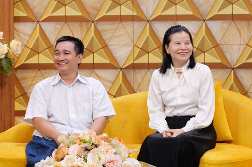 [Clip]Thuận Vợ Thuận Chồng: Chuyện tình khiếm khuyết nhưng hạnh phúc trọn vẹn của cặp đôi Thúy Oanh – Minh Hảo 