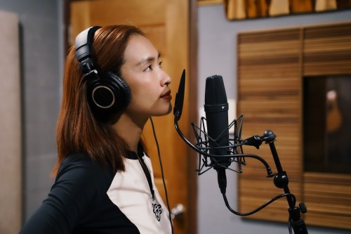[Clip]Ái Phương lần đầu hát nhạc phim cho Khương Ngọc: Tôi muốn đi sâu đến tận cùng cảm xúc