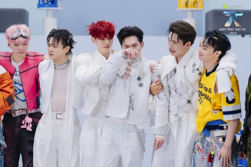 [Clip]Anh Trai “Say Hi” 2025 Tập 5: Từ những giọt nước mắt đến tiếng cười -  Live Stage 2 khép lại trọn vẹn với 30 Anh Trai cùng bước tiếp  