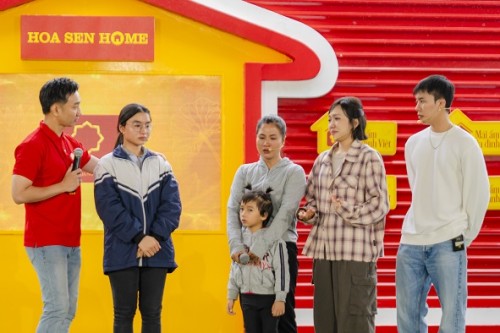 Diễn viên Diệu Nhi khóc cười cùng Mái ấm gia đình Việt tại Hà Nội