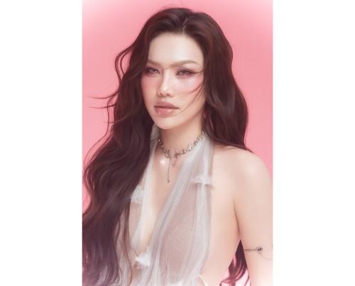 Á HẬU CẨM LY HÉ LỘ KẾ HOẠCH LẤN SÂN LÀM MC, DIỄN VIÊN Ở TUỔI 22 -  MUỐN XÂY DỰNG HÌNH ẢNH NGƯỜI ĐẸP ĐA TÀI