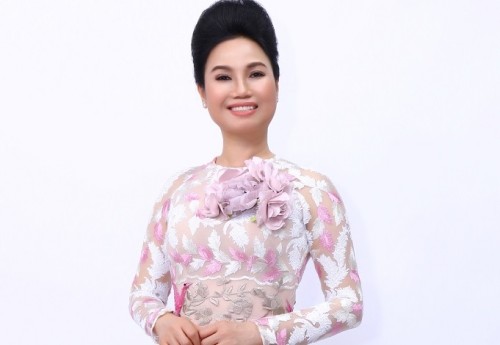 [Clip]Ca sĩ Thùy Trang được khán giả quá yêu, làm chuyện 