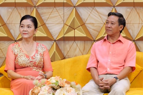 [Clip]Thuận Vợ Thuận Chồng: Tiết kiệm được 1 tỷ đồng, cho bạn mượn, rồi bị mất trắng, hai vợ chồng ngậm ngùi làm lại từ đầu