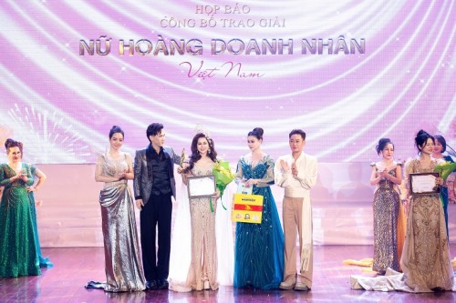 Doanh nhân Phạm Thị Ngọc Dung, Phạm Thị Tuyết Sang chiến thắng bảng D và bảng B tại Nữ Hoàng Doanh Nhân Việt Nam 2025