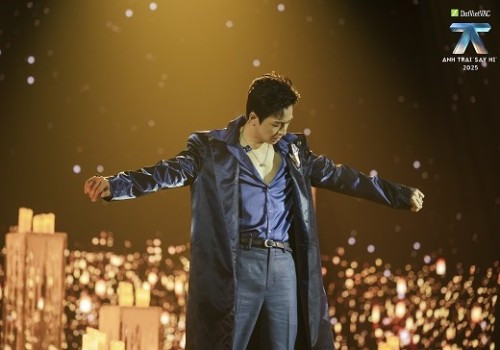 [Clip]Ngô Kiến Huy lần đầu rap, tung ca khúc solo Nhìn Về Phía Anh cực tình