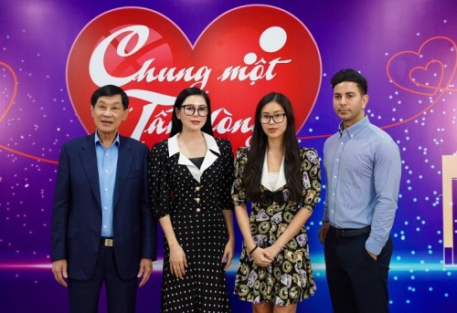 10 tỷ đồng đóng góp cho miền Trung từ gia đình tỷ phú Johnathan Hạnh Nguyễn trong tuần qua