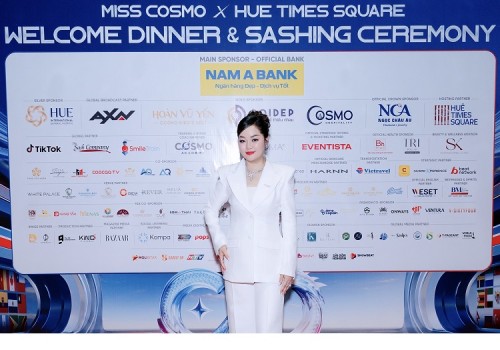 Hoàng Thanh Nga tỏa sáng trên thảm đỏ Miss Cosmo 2025 với phong cách sang trọng