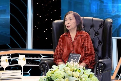 [Clip]Nhà văn Nguyễn Thị Ngọc Hải tiết lộ hành trình bước vào thế giới thầm lặng của các huyền thoại tình báo Việt Nam