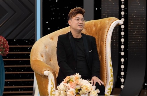 [Clip]Sỹ Luân hạnh phúc khi các em trong mái ấm gọi tiếng “cha”