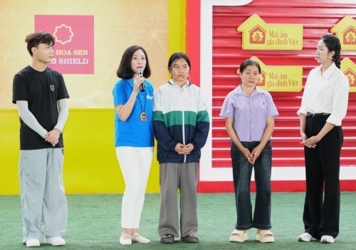 MC Mỹ Vân, Hoa hậu Trúc Linh và Huy R xúc động trước nghị lực phi thường của cô bé mồ côi