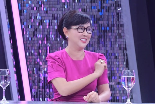 [Clip]Chị Em Gỡ Rối: Diễn viên Phương Dung: “Tình nghĩa quan trọng hơn tiền mừng cưới”