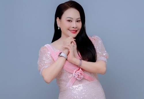 [Clip]Ca sĩ Đông Đào bất ngờ “tự ti” về giọng hát hơn 30 năm