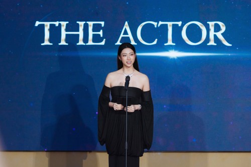 DÀN HẬU TẠI ĐẸP AWARDS: LƯƠNG THÙY LINH GỢI CẢM TRAO GIẢI, THANH THỦY - THIÊN ÂN THẮNG LỚN