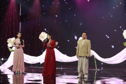 [Clip]CA SĨ DƯƠNG HỒNG LOAN NGỌT NGÀO, SÂU LẮNG VỚI BẢN HIT “DUYÊN PHẬN” 