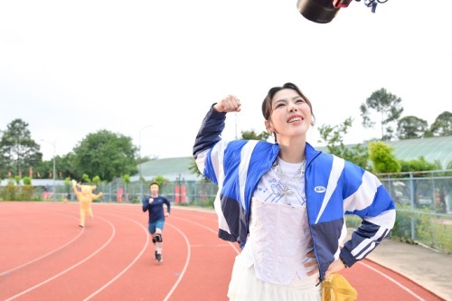 [Clip]Erik và Muộii: màn tái ngộ duyên nợ dậy sóng mạng xã hội đầu năm có gì?