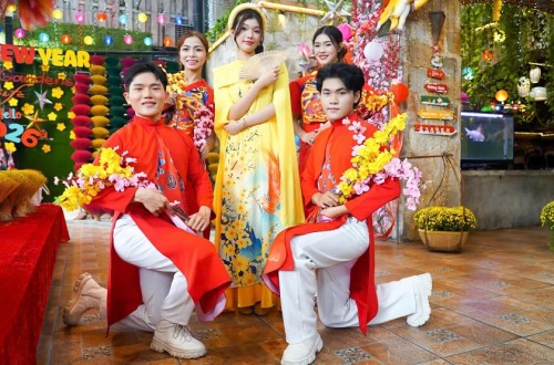 [Clip]Tiểu Bình The Voice Kids tái xuất sau thời gian im ắng với MV “Hương Tết Quê Nhà”