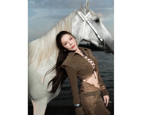 Lý Nhã Kỳ mở bát năm 2026 bằng hình ảnh Tết Bính Ngọ đậm khí chất tại resort riêng ở Đồng Nai